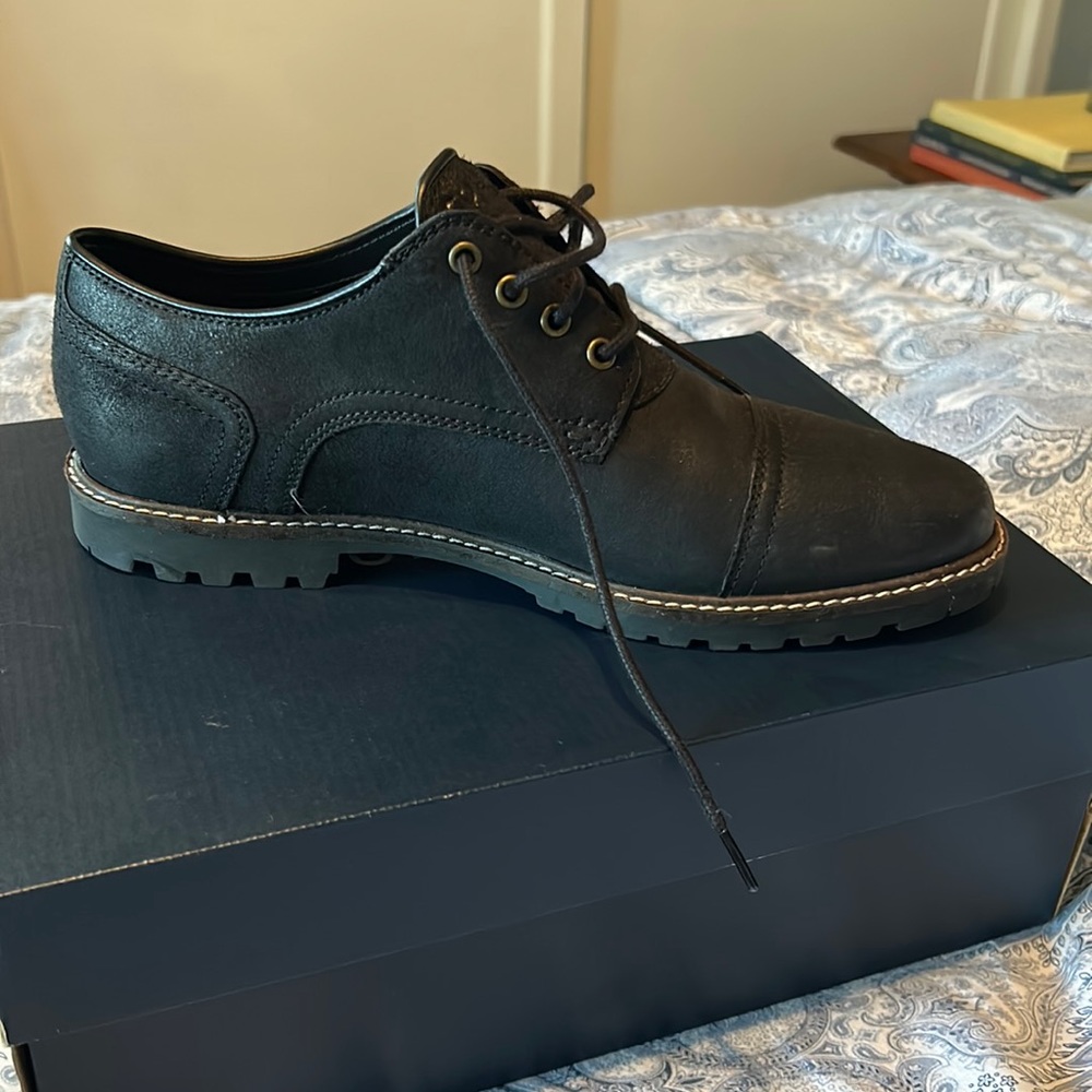 Cole Haan Black leather lace up Nathan Cap Oxford